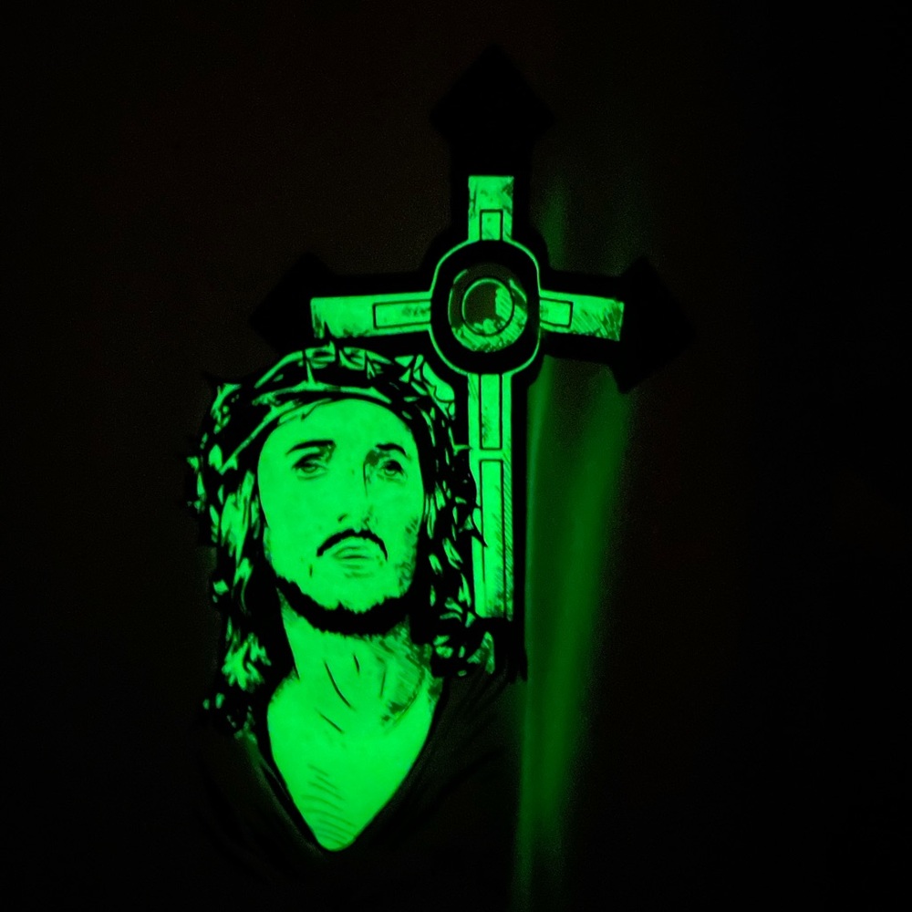 Men’s Medium Glow and the Dark Jesus tee cool and rare religious Chicano vintage